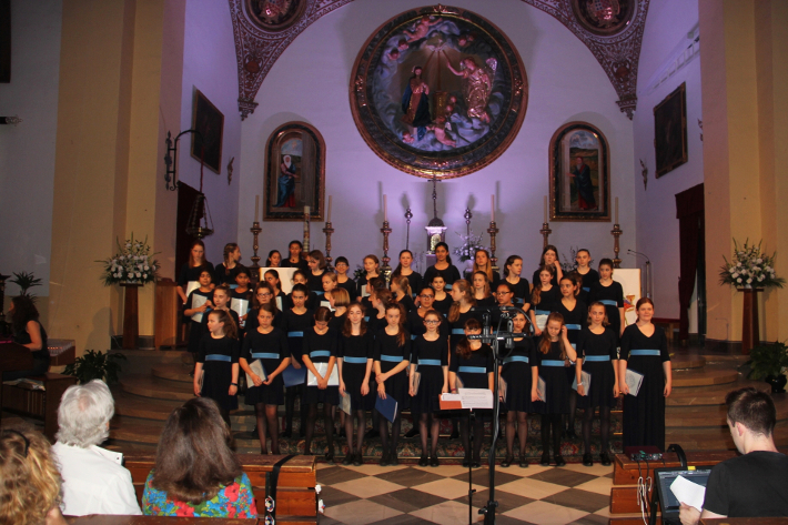 El Coro de la  escuela  inglesa Francis Holland  ofreció anoche un  concierto  en Almuñécar
